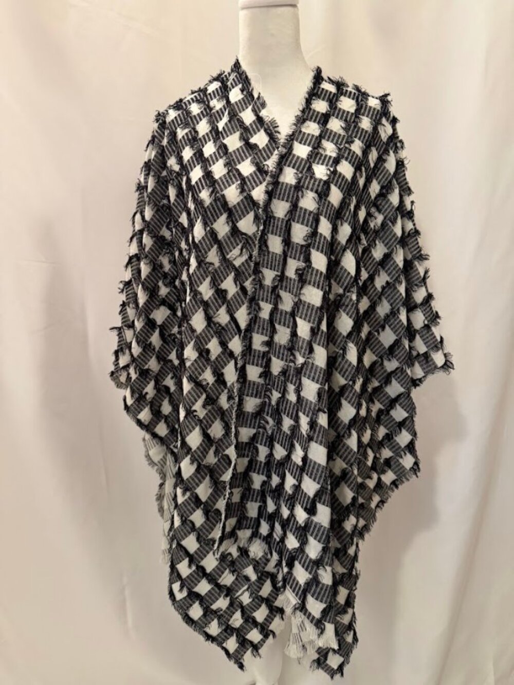 NWOT FRAAS Black & White Color Wrap (Cotton & Viscose) - 3x